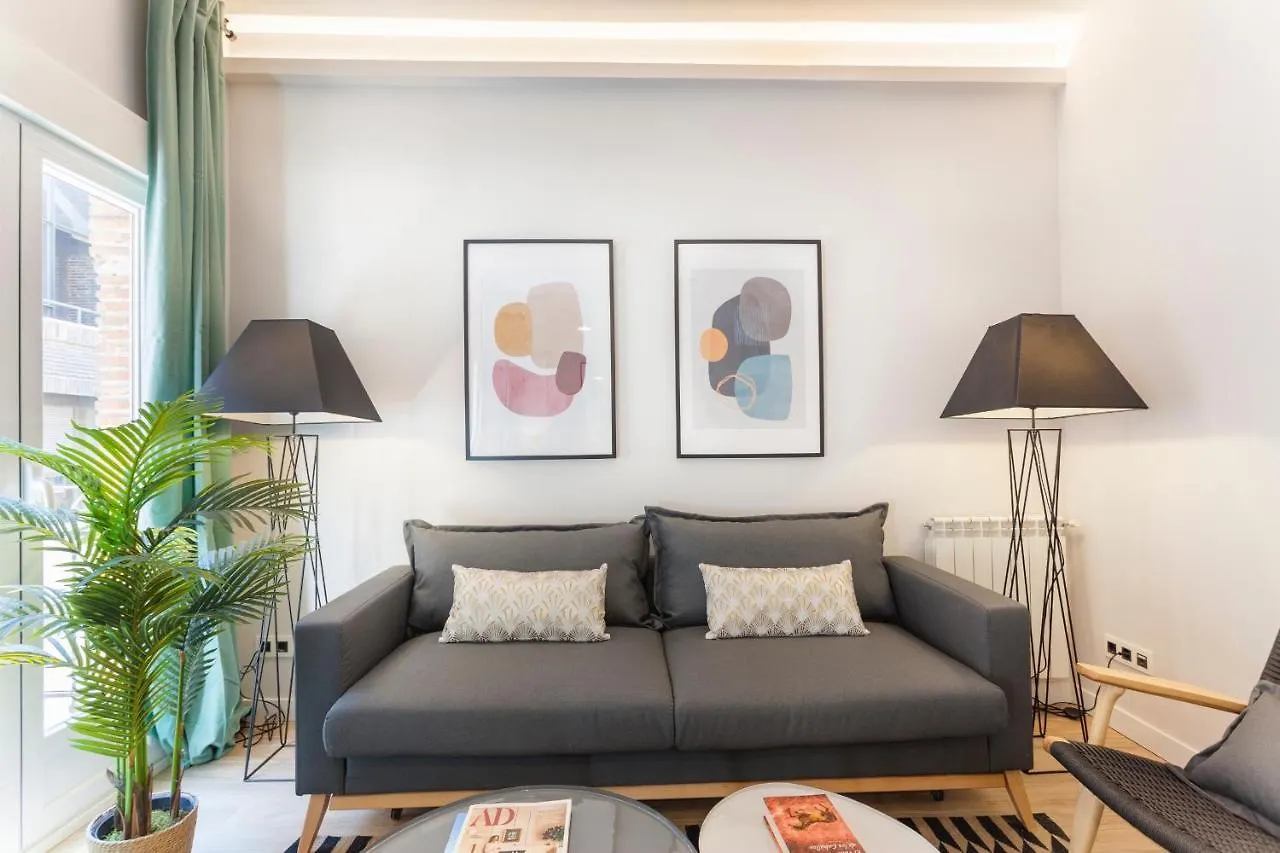 Iriarte En Madrid contacts