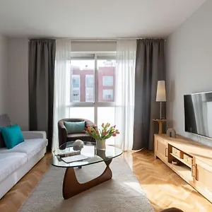 Appartement Vivienda Con Zona De Trabajo, Piscina Y Parking, Madrid